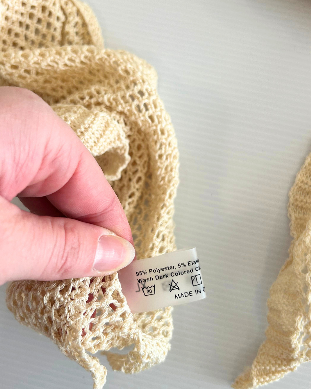 Mesh Triangle Scarf