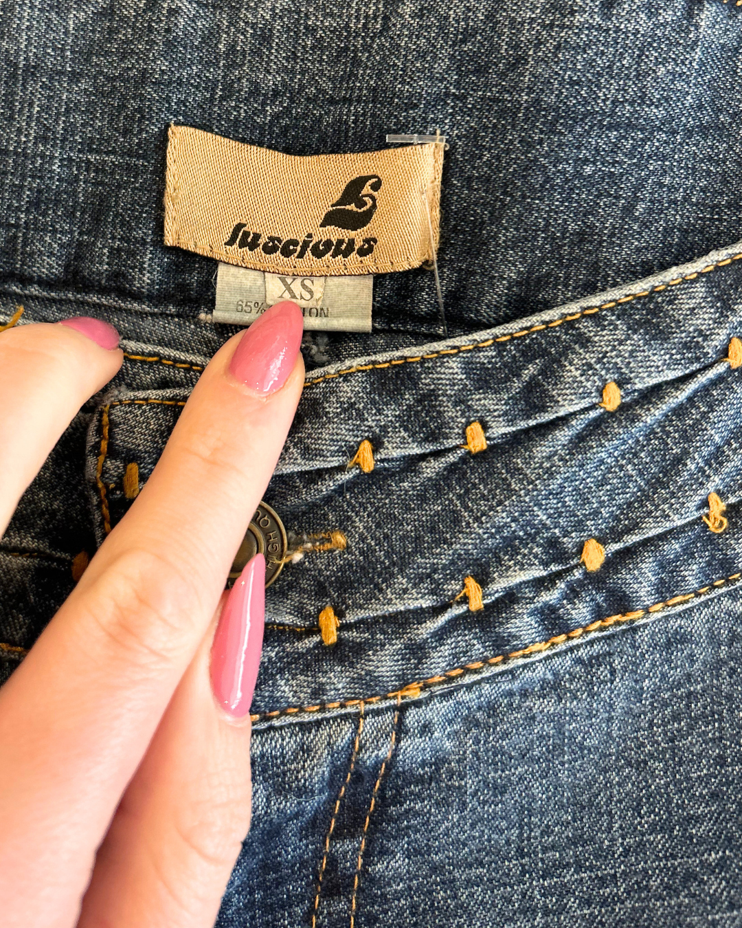 Vintage High-rise Stitch Jeans | XS |